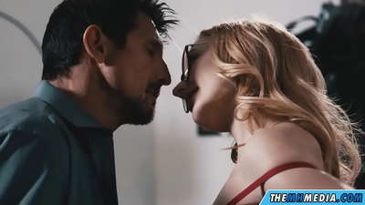 ਇੱਕ slutty ਗੋਰੀ ਨਾਲ ਰੋਮਾਂਟਿਕ ਸੈਕਸ